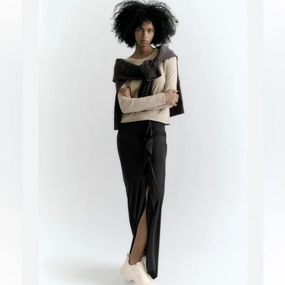 Zara Midi Skirt with Side Slit - Picture 3 of 4